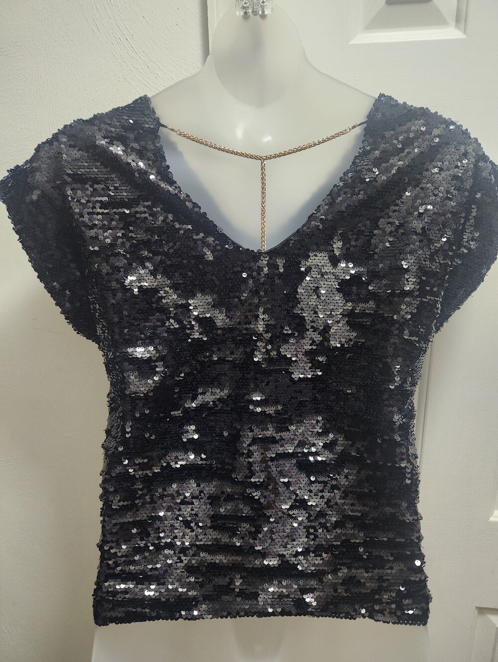 Lavish Black Sequin Top Size Med - Picture 3 of 7